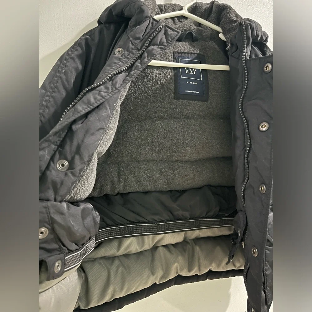 GAP Kids Black Puffer Jacket with Hood, size 3 years